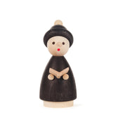 Carol Singer with Book - Gewürzhaus